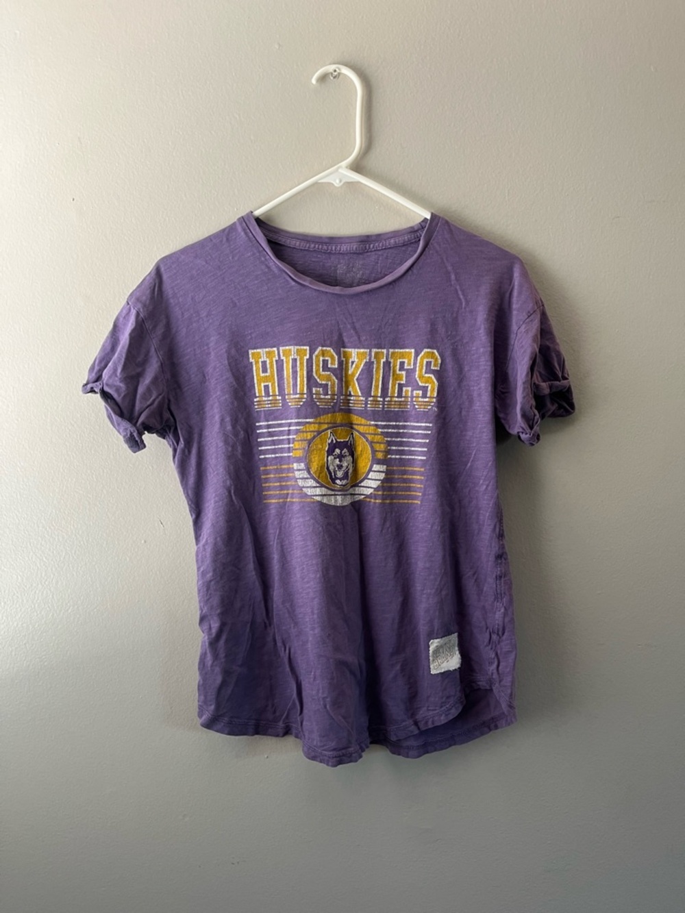 Original Retro Brand Purple Huskies University of Washington Graphic Tee